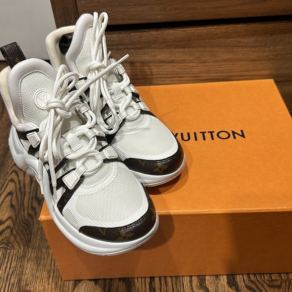 Louis Vuitton LV Archlight Sneaker Size 37 - Picture 6 of 7
